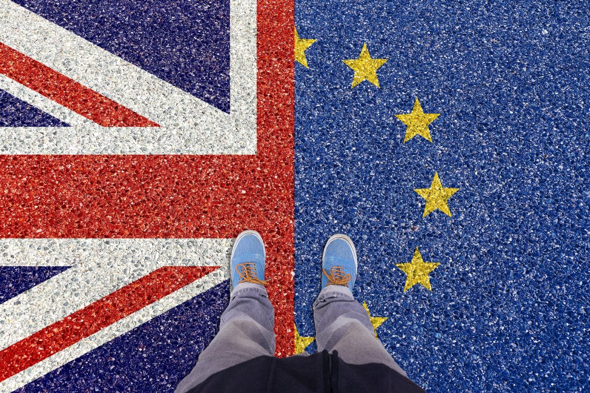 Arbete som utförts i Storbritannien kan också i fortsättningen räknas till godo i arbetslöshetsskyddet
