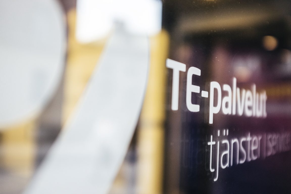 Työttömyysturvaan esitetään uutta leikkausta